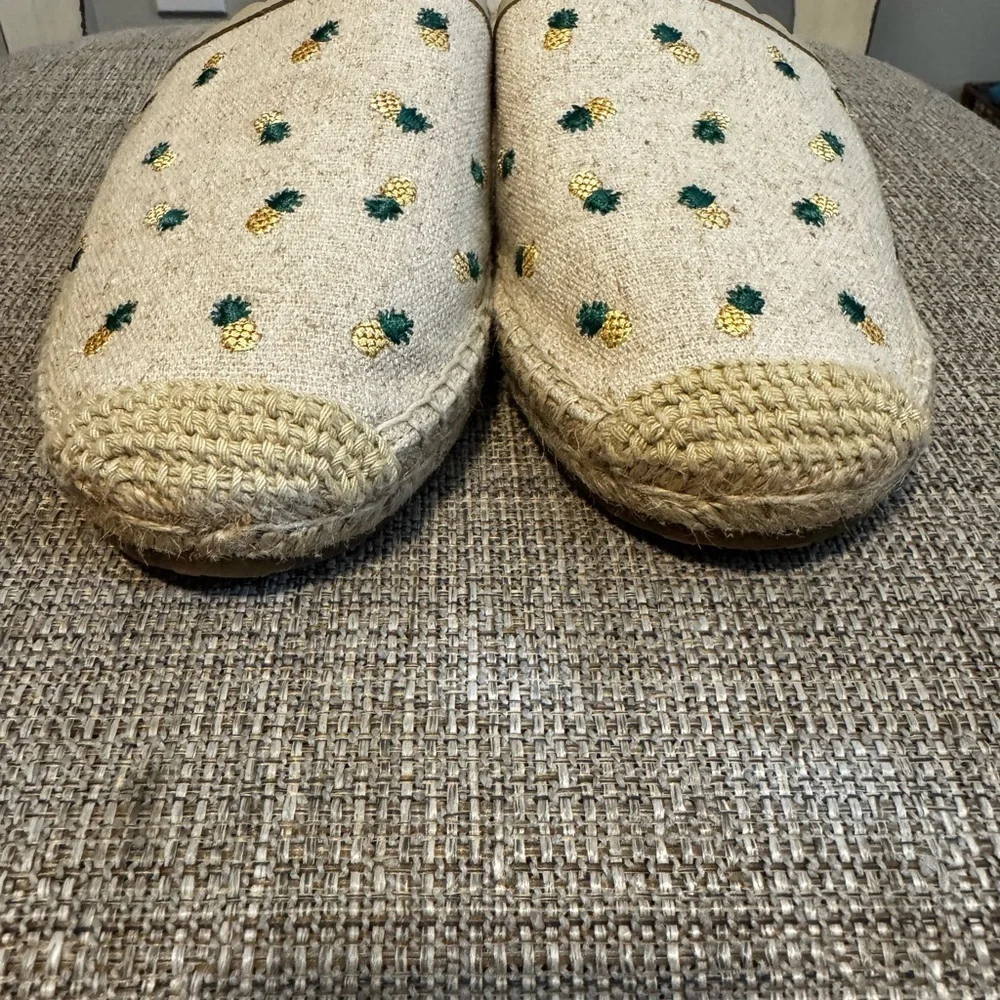Kate Spade “Rosie Pineapple” Flats Size 8.5B